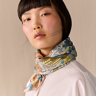 Dans les Bras de Selene scarf 90 - Grey | Hermès Singapore
